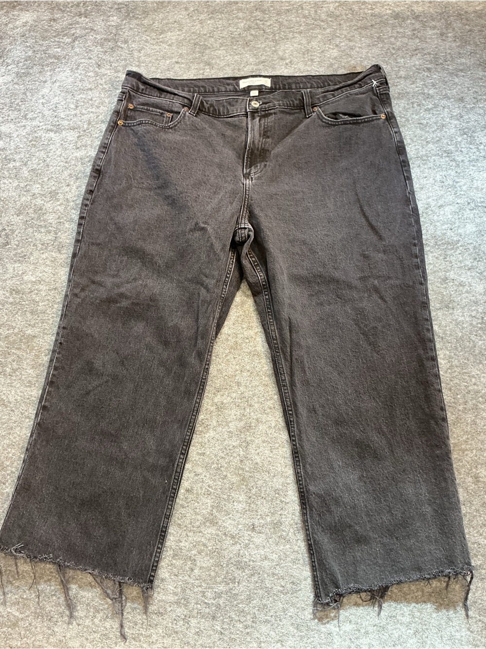 Abercrombie & Fitch | LOW RISE BAGGY Black Washed Straight-Leg Jeans Size 34